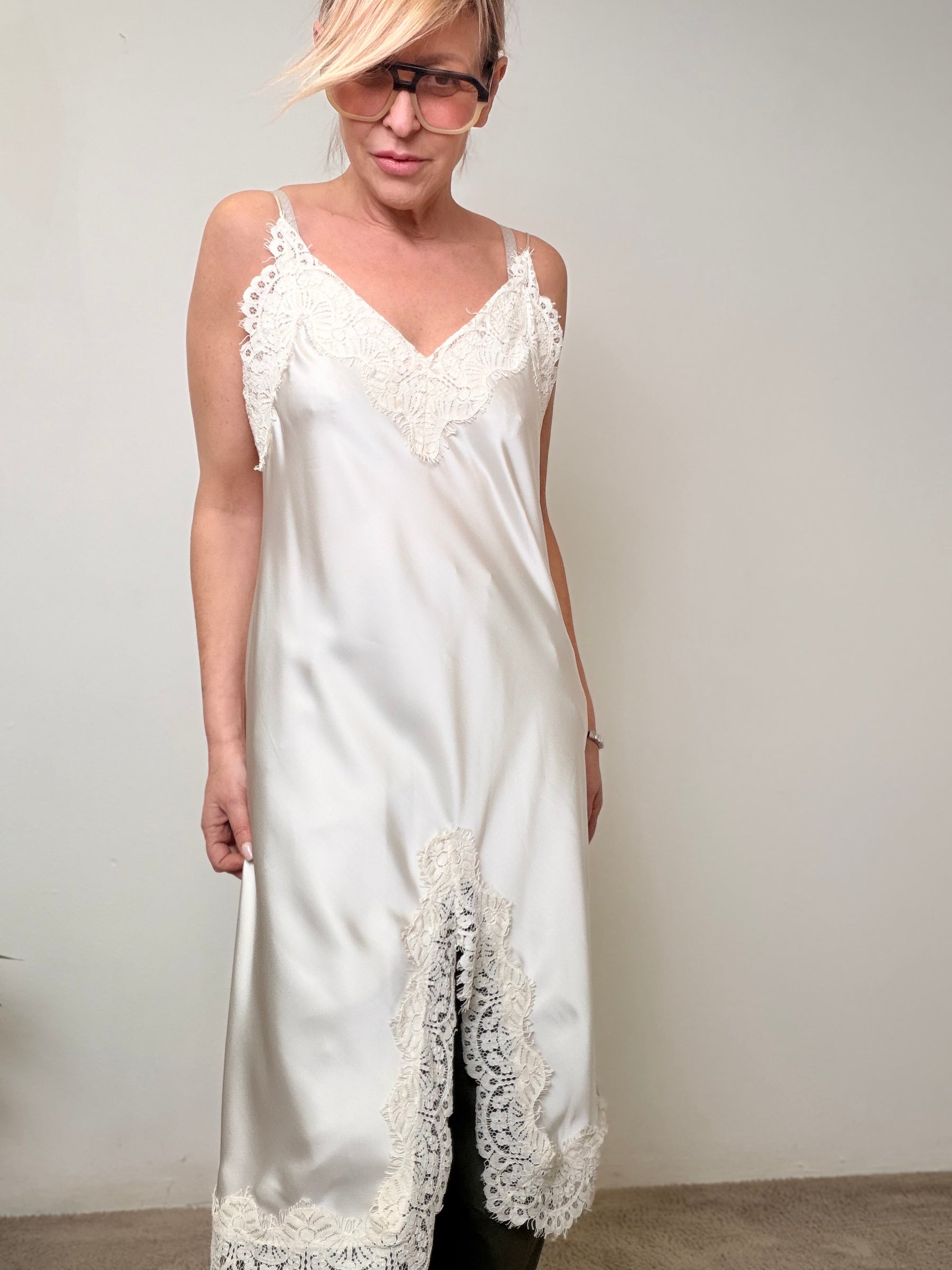 Abito sottoveste con inserti decorativi