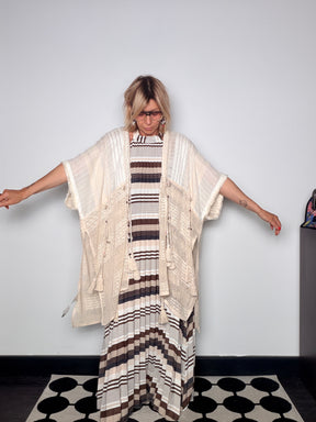 Kimono Maxi Panna in Cotone con Macramé Traforato e Nappine