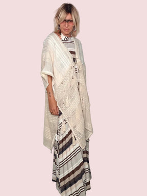 Kimono Maxi Panna in Cotone con Macramé Traforato e Nappine