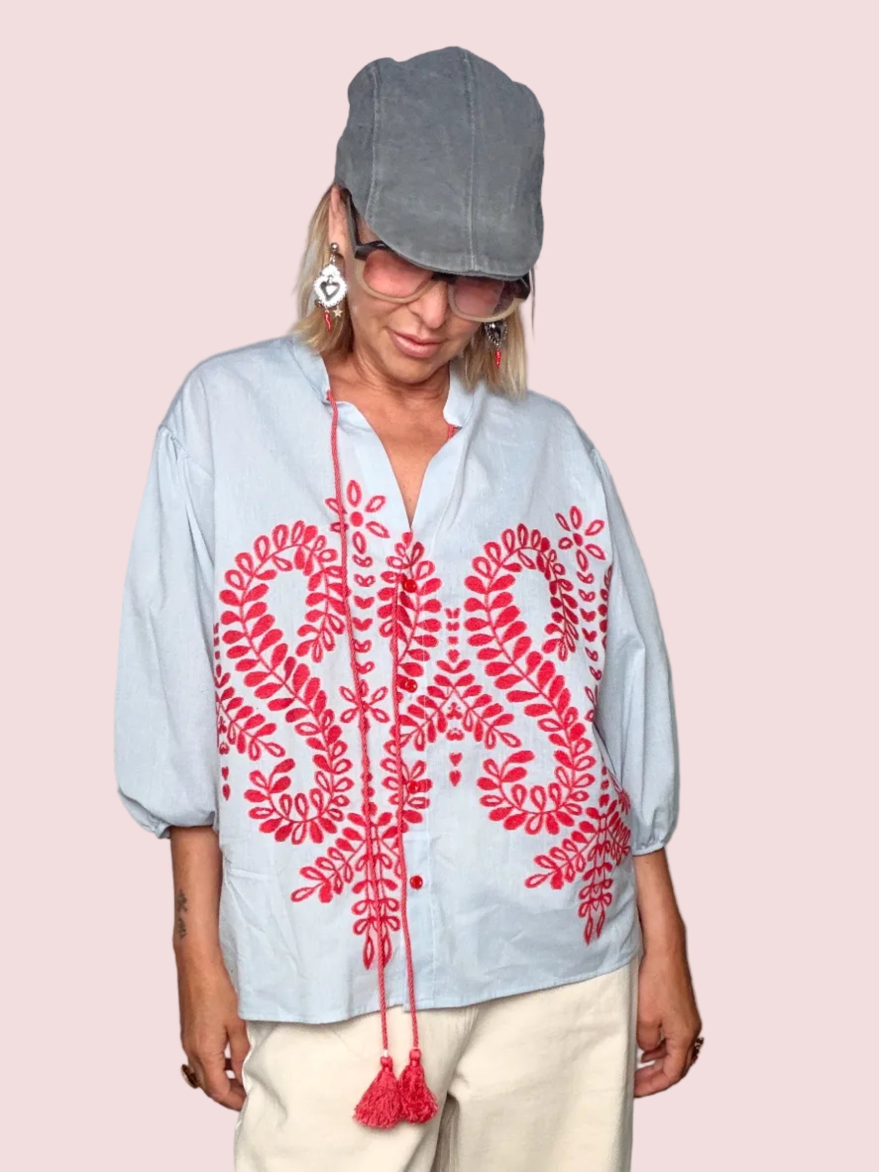 Camicia Oversize Azzurra con Ricamo Botanico Rosso e Nappine