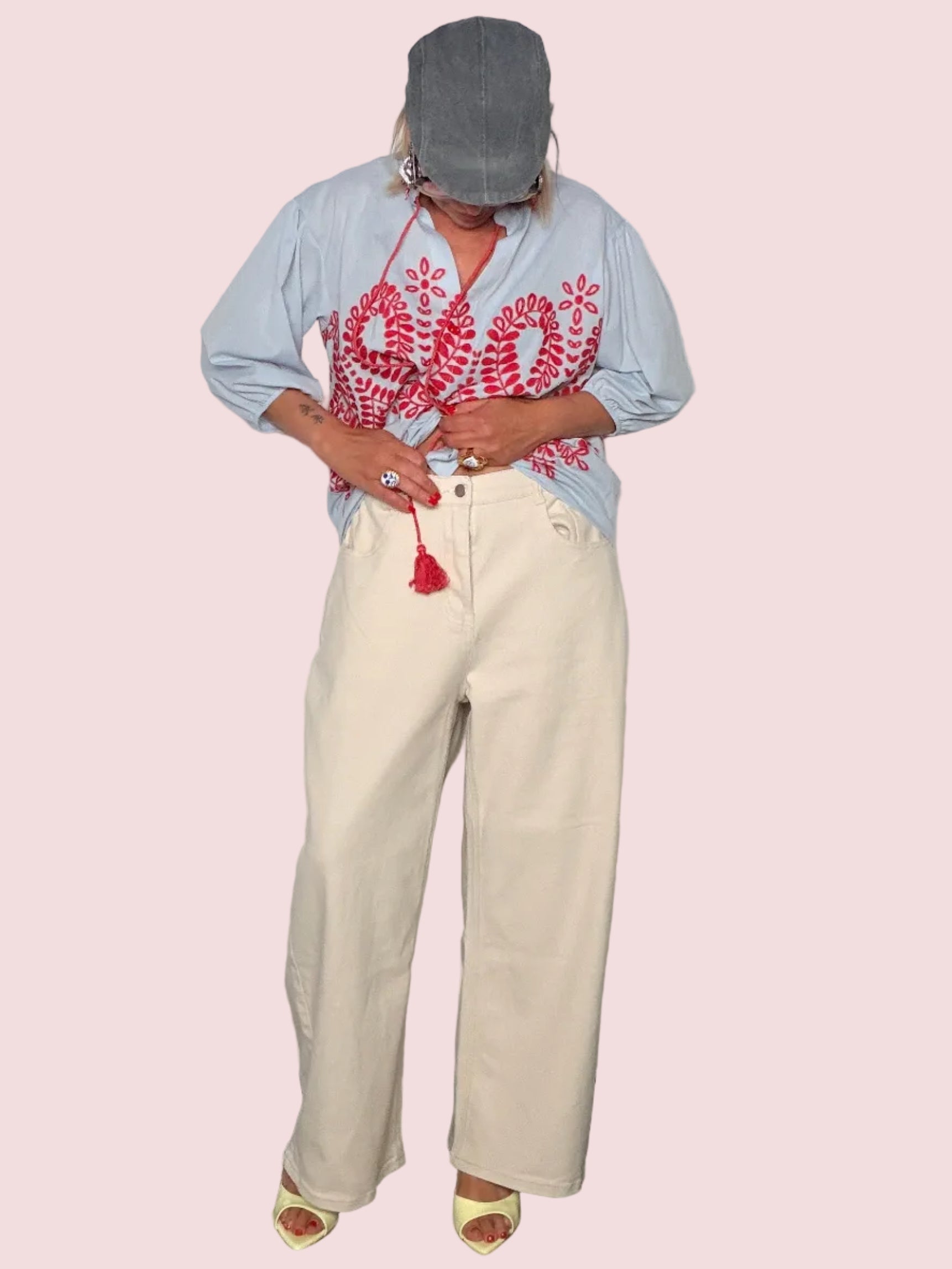 Pantalone a Gamba Dritta Larga Panna con Tasche Cargo