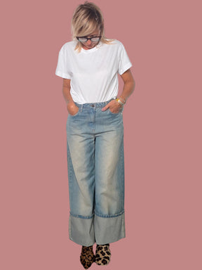 Jeans Wide Leg con Maxi Risvolto “Vintage Cool”