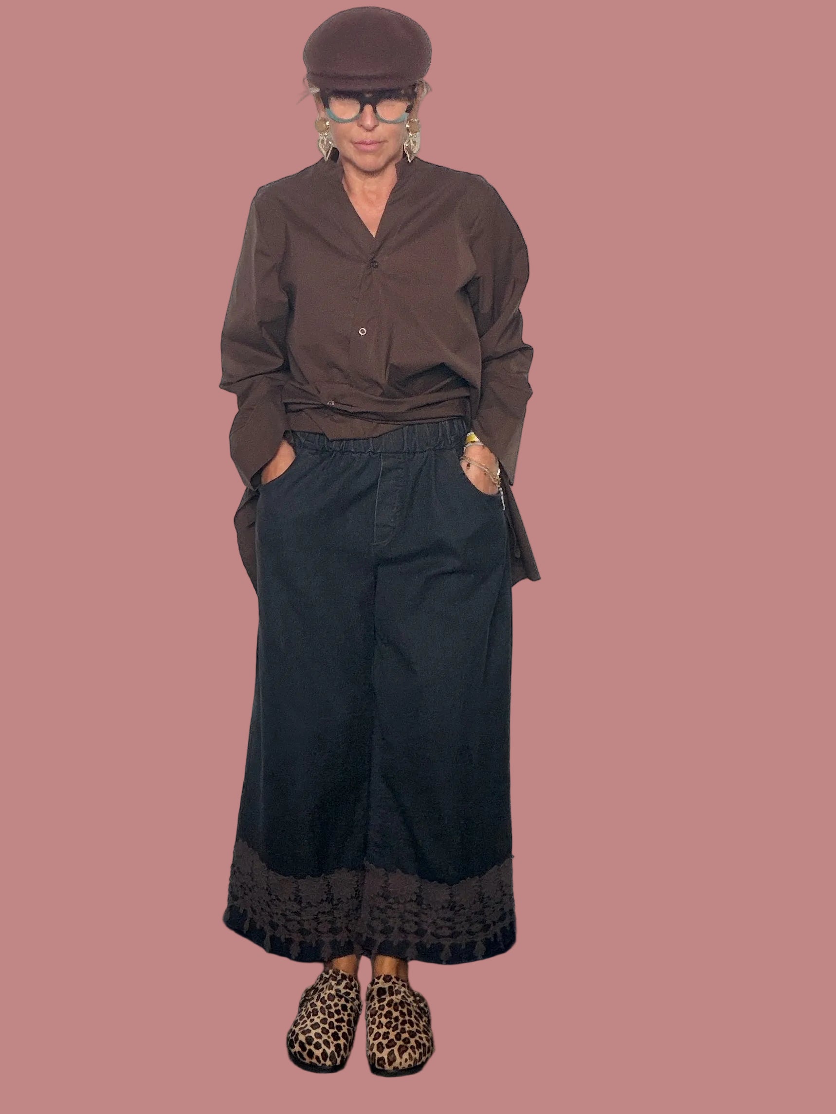 Jeans palazzo con pizzo sul fondo