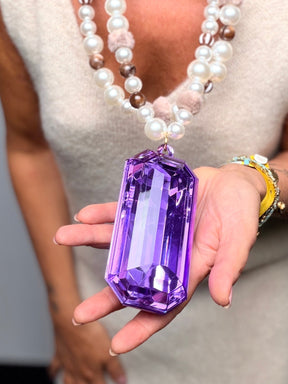 Collana lunga con maxi pendente viola