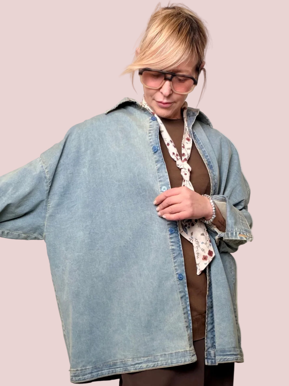 Camicia-giacca over con cravattino