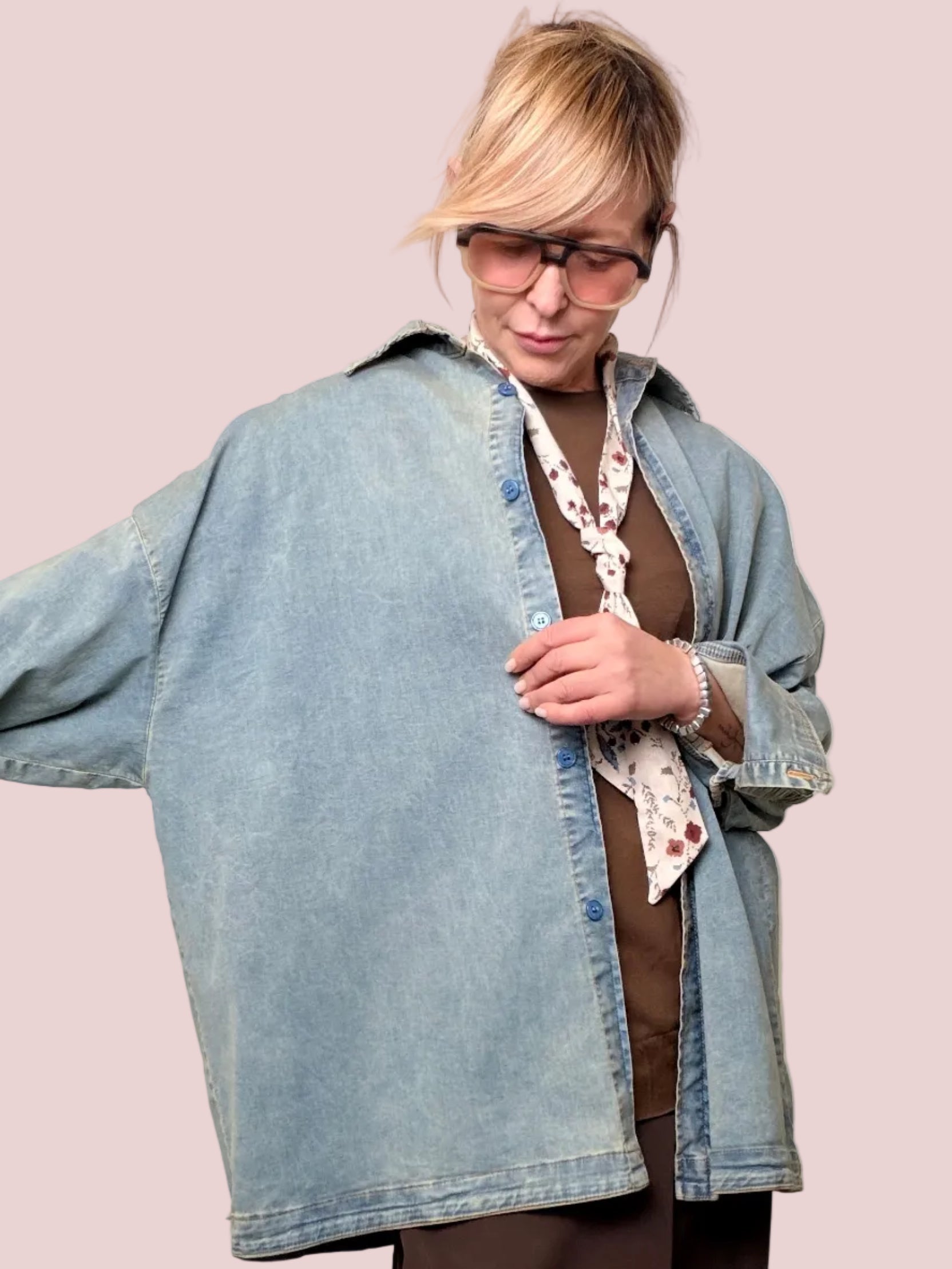 Camicia-giacca over con cravattino