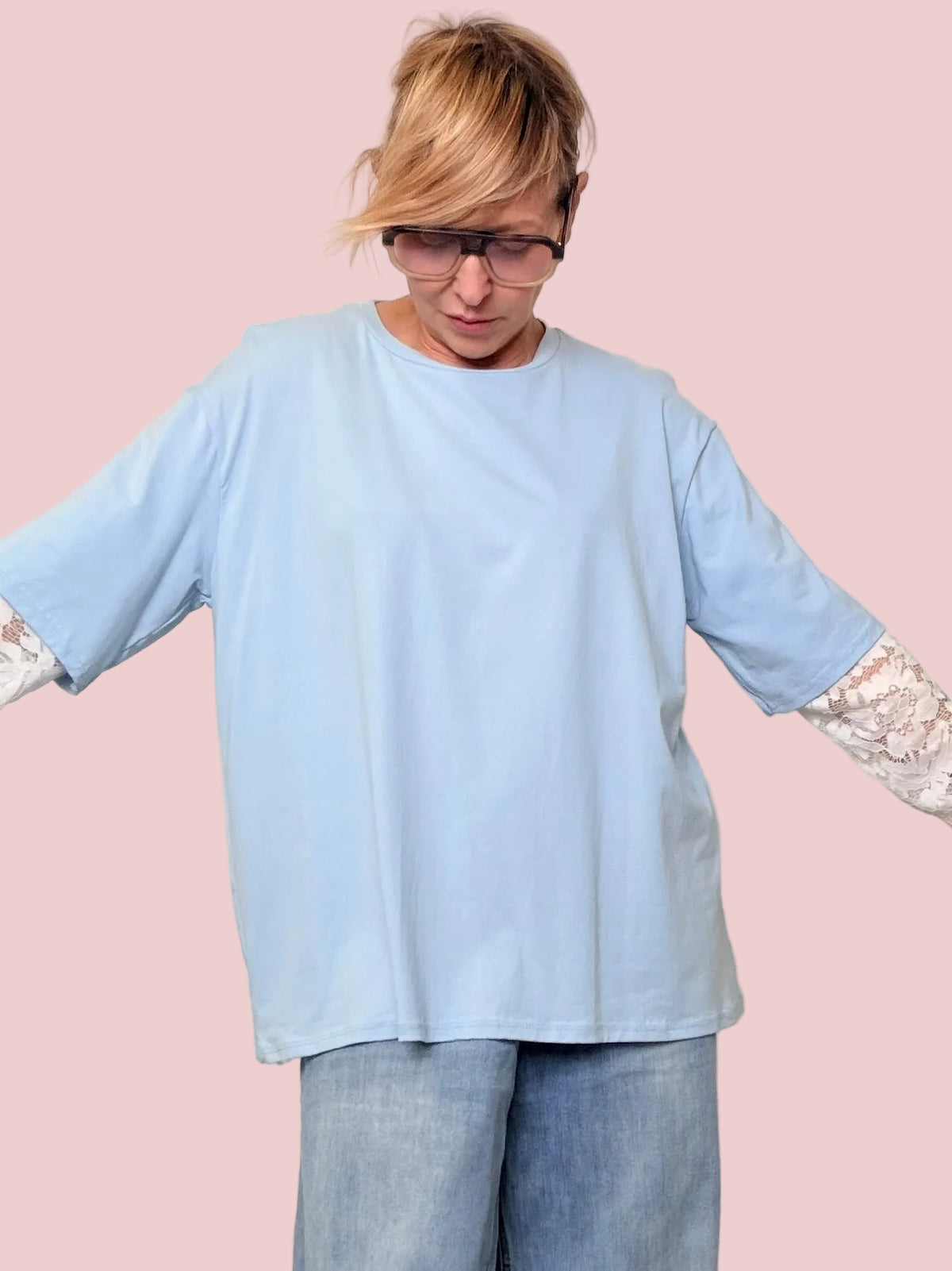 T-shirt Over Lace Mood