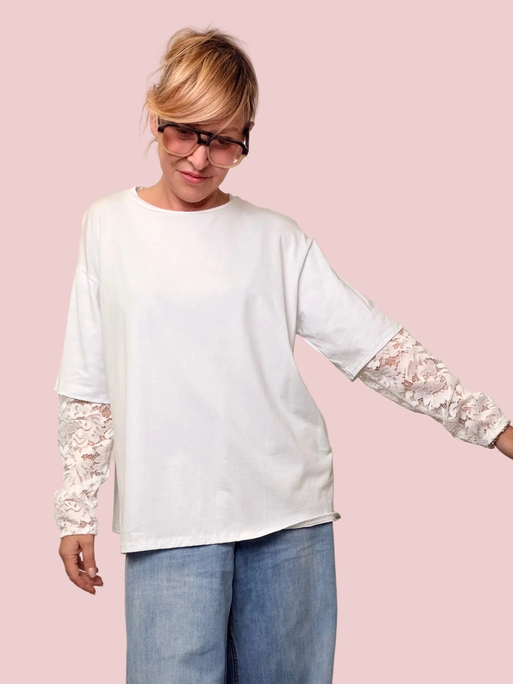 T-shirt Over Lace Mood