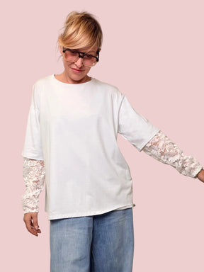 T-shirt Over Lace Mood