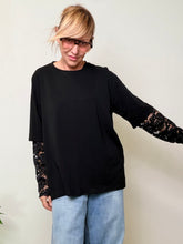 T-shirt Over Lace Mood