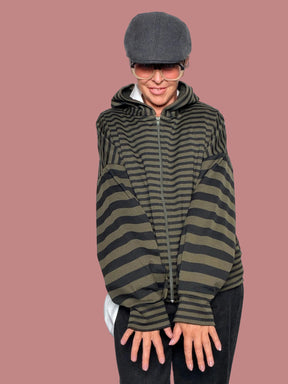Felpa con cappuccio a righe beige e grigio