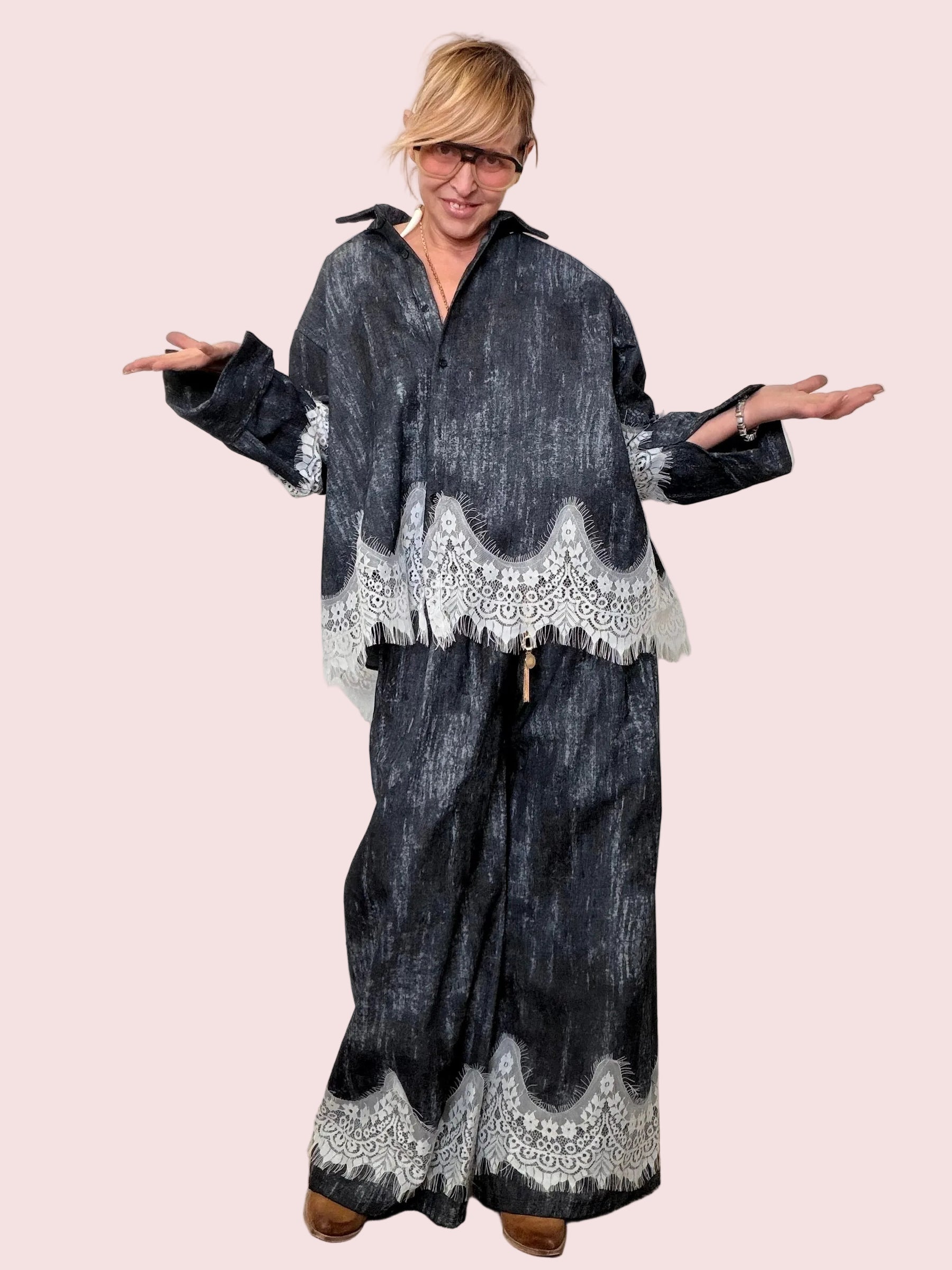 Pantalone Jeans con Dettagli in Pizzo