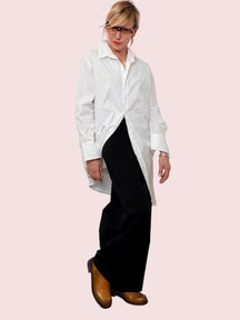 Camicia asimmetrica over – minimal ma con carattere