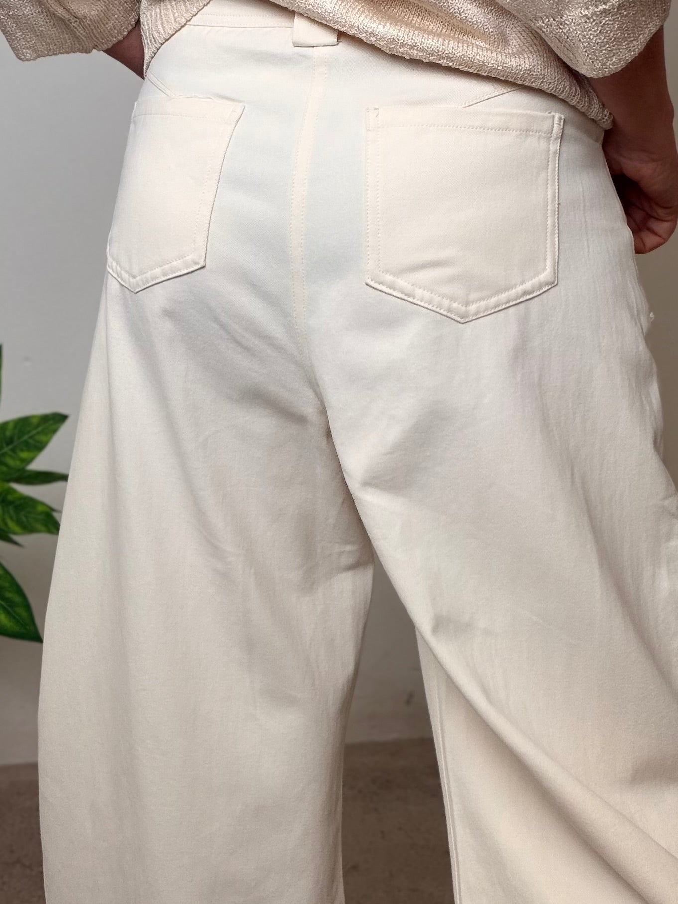 PANTALONE BANANA CON FOULARD