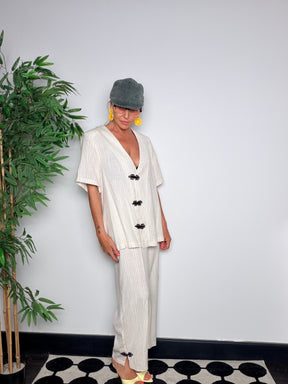 Pantalone a Righe Gessate con Alamari