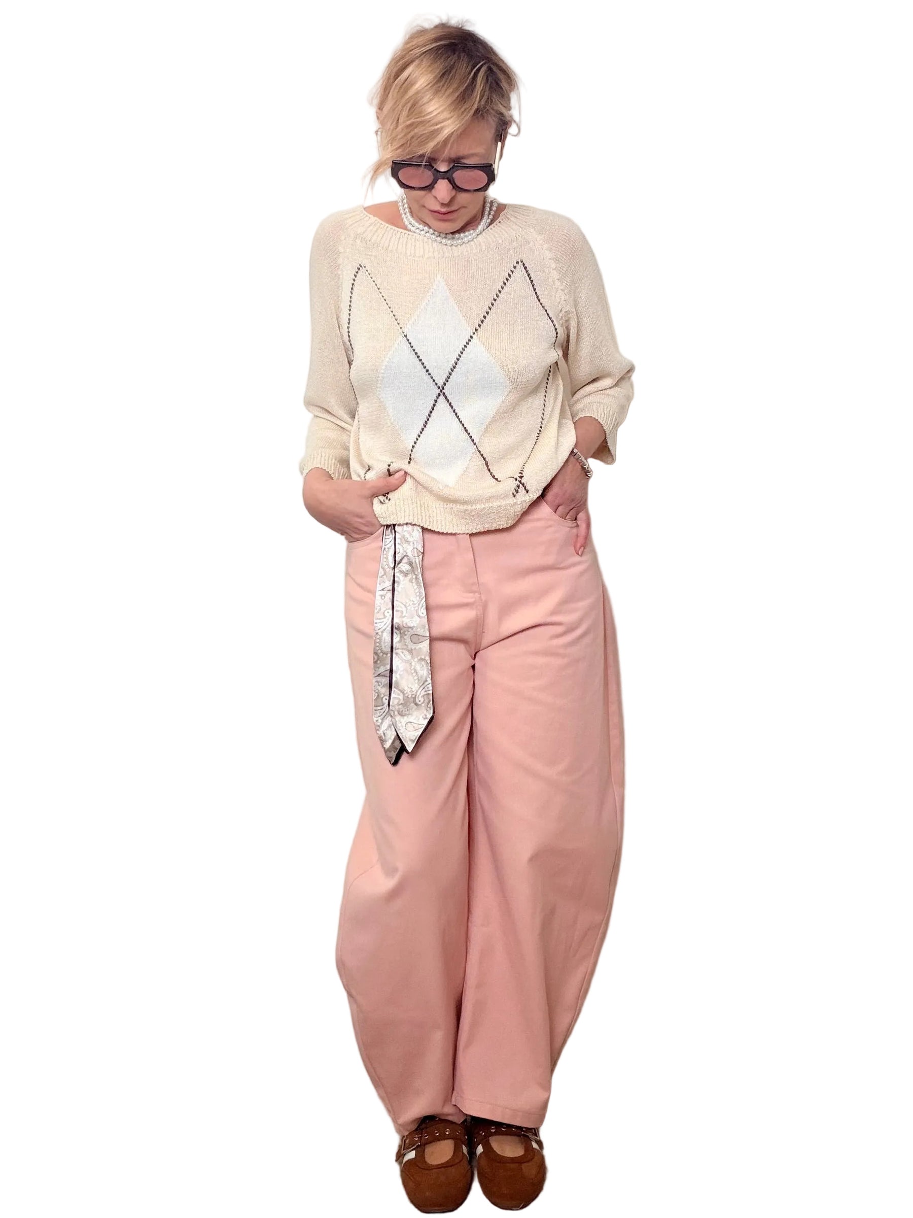 PANTALONE BANANA CON FOULARD