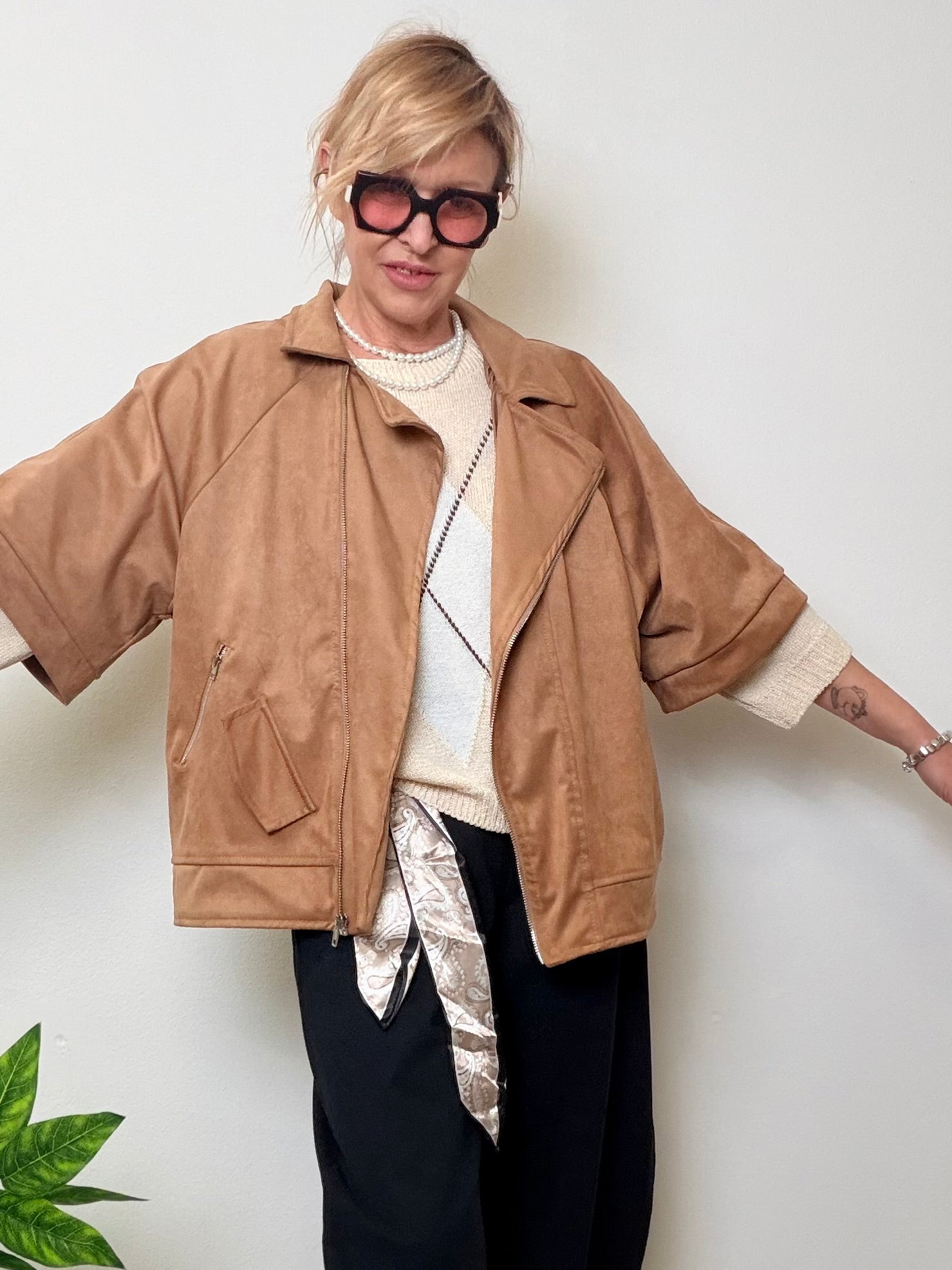 CHIODO IN ALCANTARA OVER