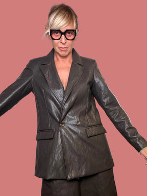 Giacca Blazer in effetto pelle spalmato  con Ricamo sul Retro