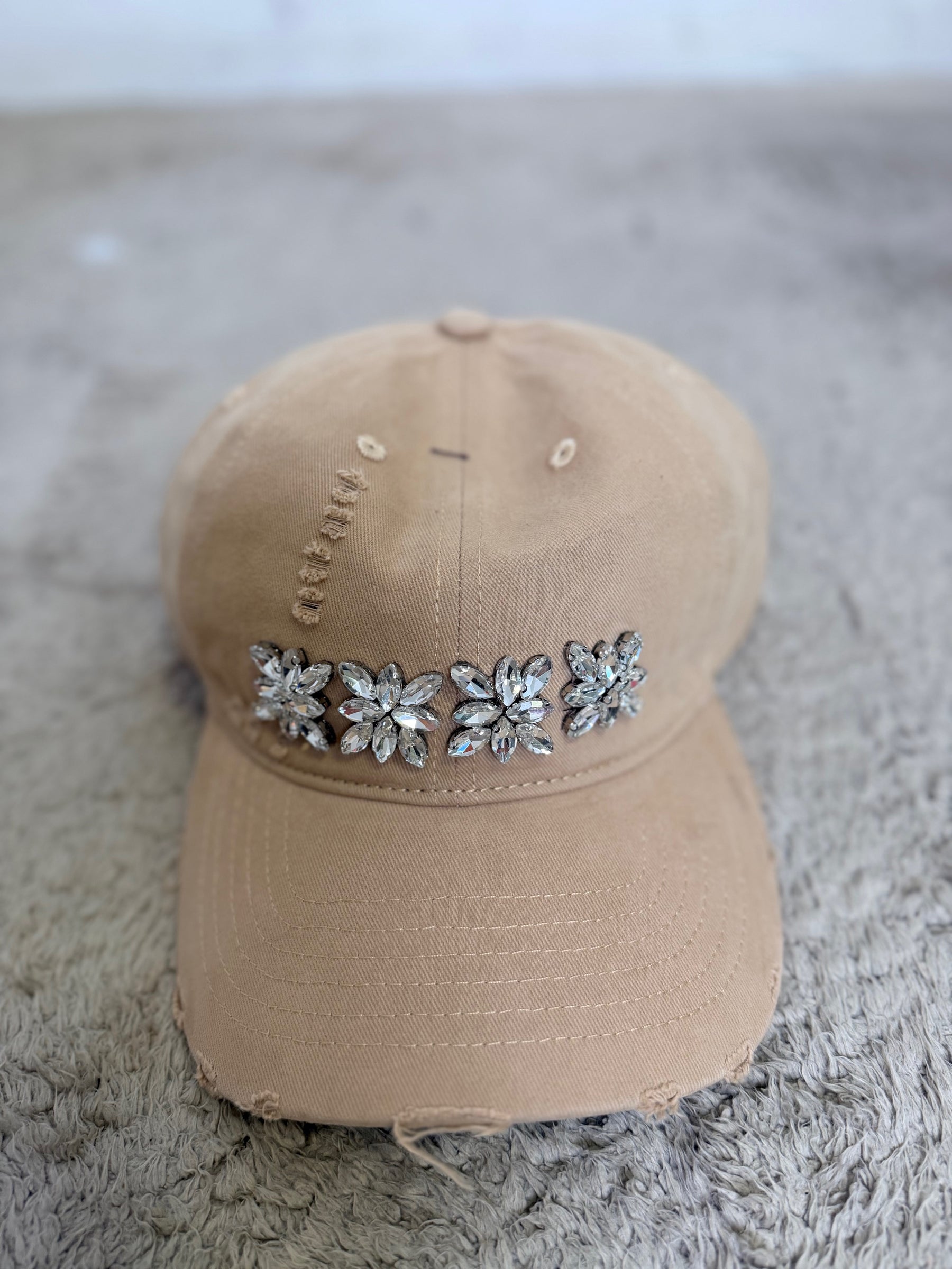 CAPPELLO CON STRASS