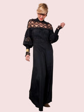 Tuta Elegante dal Fascino Essenziale