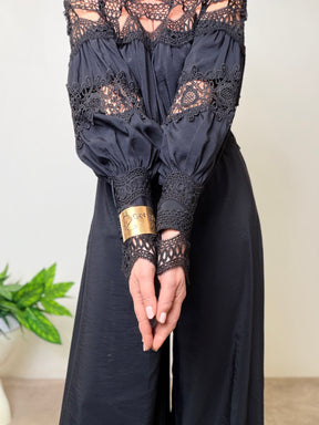 Tuta Elegante dal Fascino Essenziale