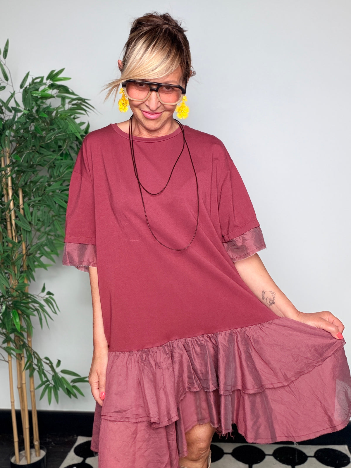 Abito T-Shirt con Balze in Mussola