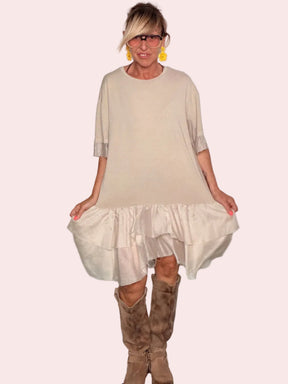 Abito T-Shirt con Balze in Mussola