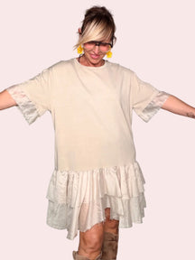 Abito T-Shirt con Balze in Mussola