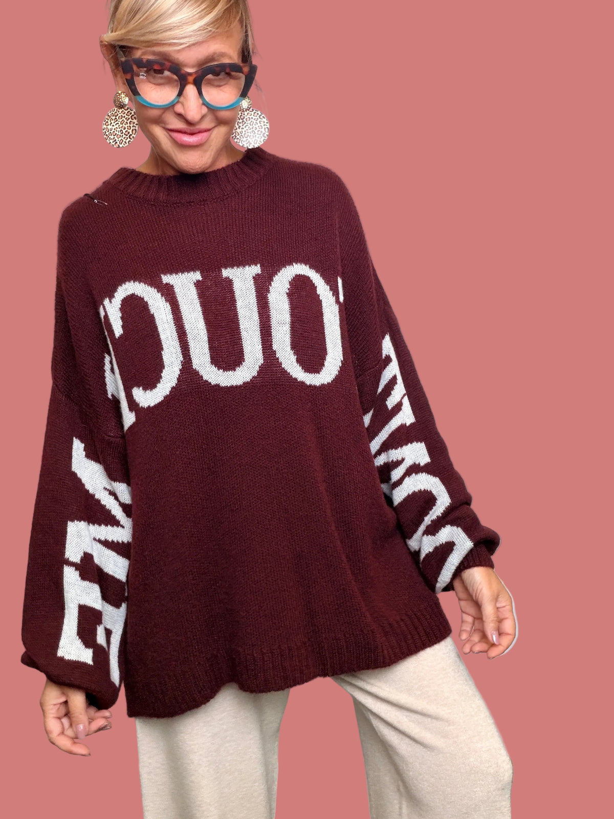 Maglia bordeaux da donna con scritta grafica a contrasto