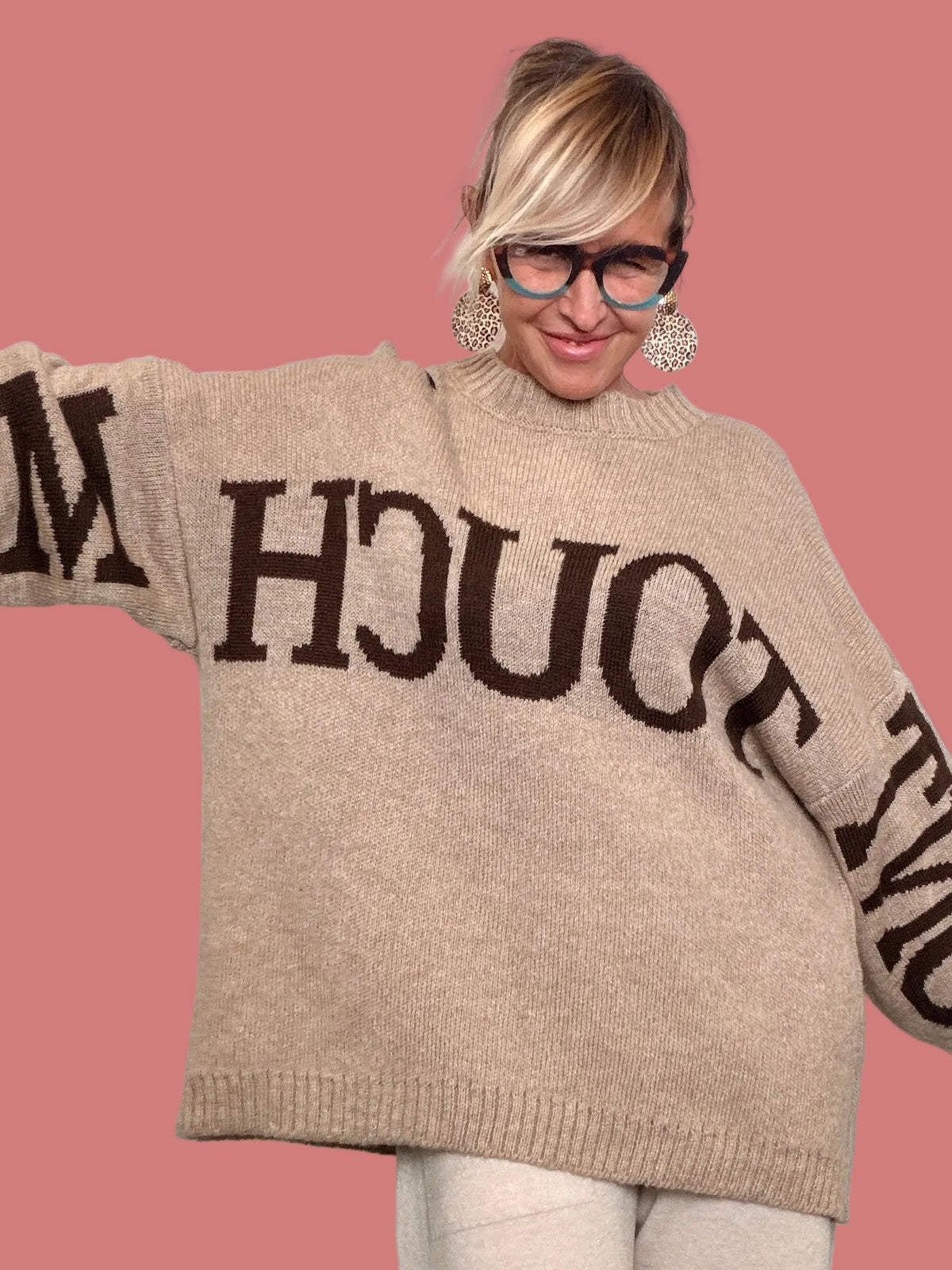Maglia oversize con scritta grafica a contrasto