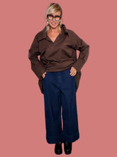 Jeans palazzo blu scuro da donna a gamba ampia, vista frontale