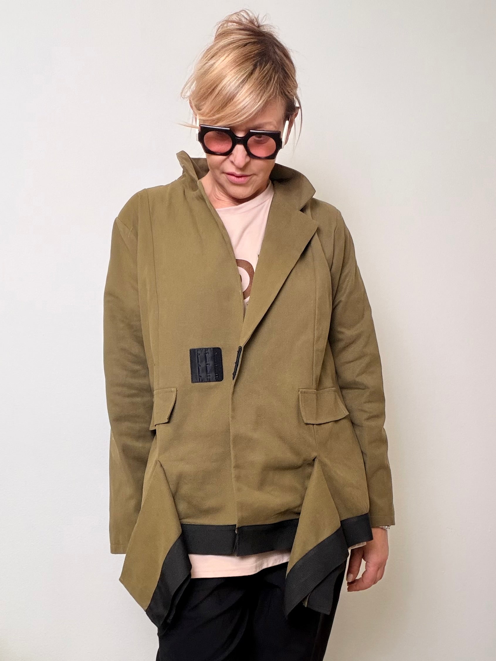 Giacca over destrutturata con fondo a contrasto