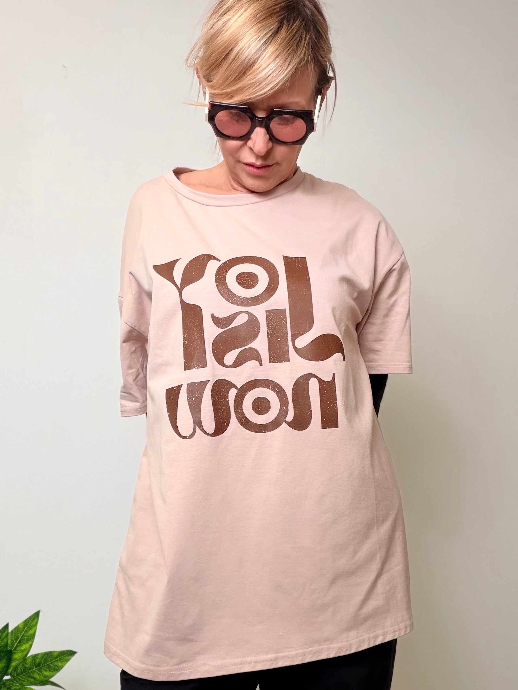 T-Shirt Over Stampa Graphic