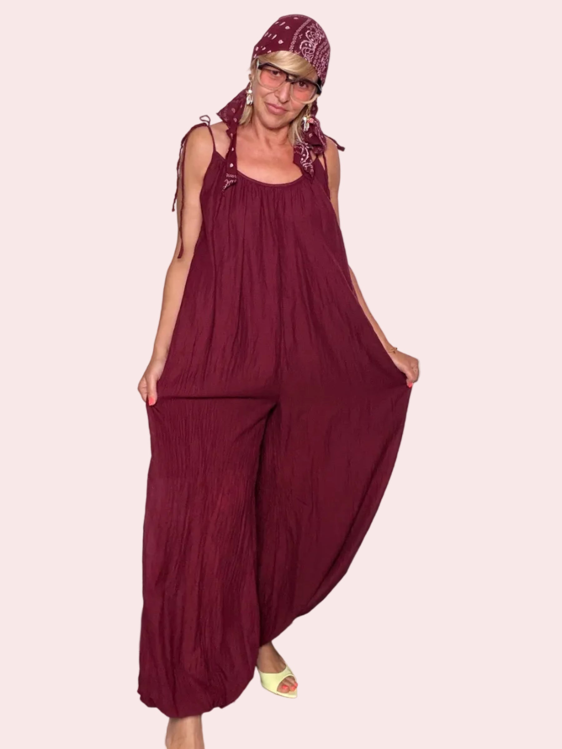 Tuta Jumpsuit Harem Bordeaux in Tessuto Crinkle con Bandana Inclusa