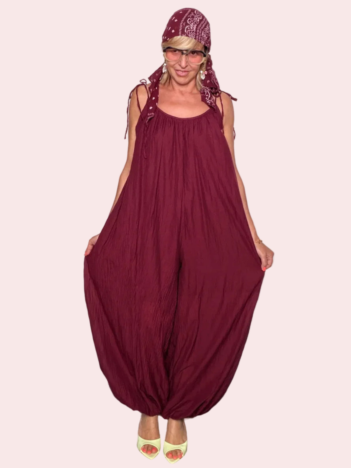 Tuta Jumpsuit Harem Bordeaux in Tessuto Crinkle con Bandana Inclusa