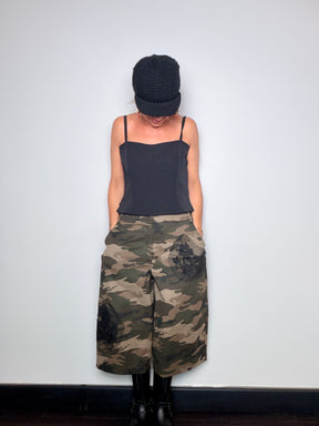 Top Nero Fluido con Spalline Sottili Le Streghe