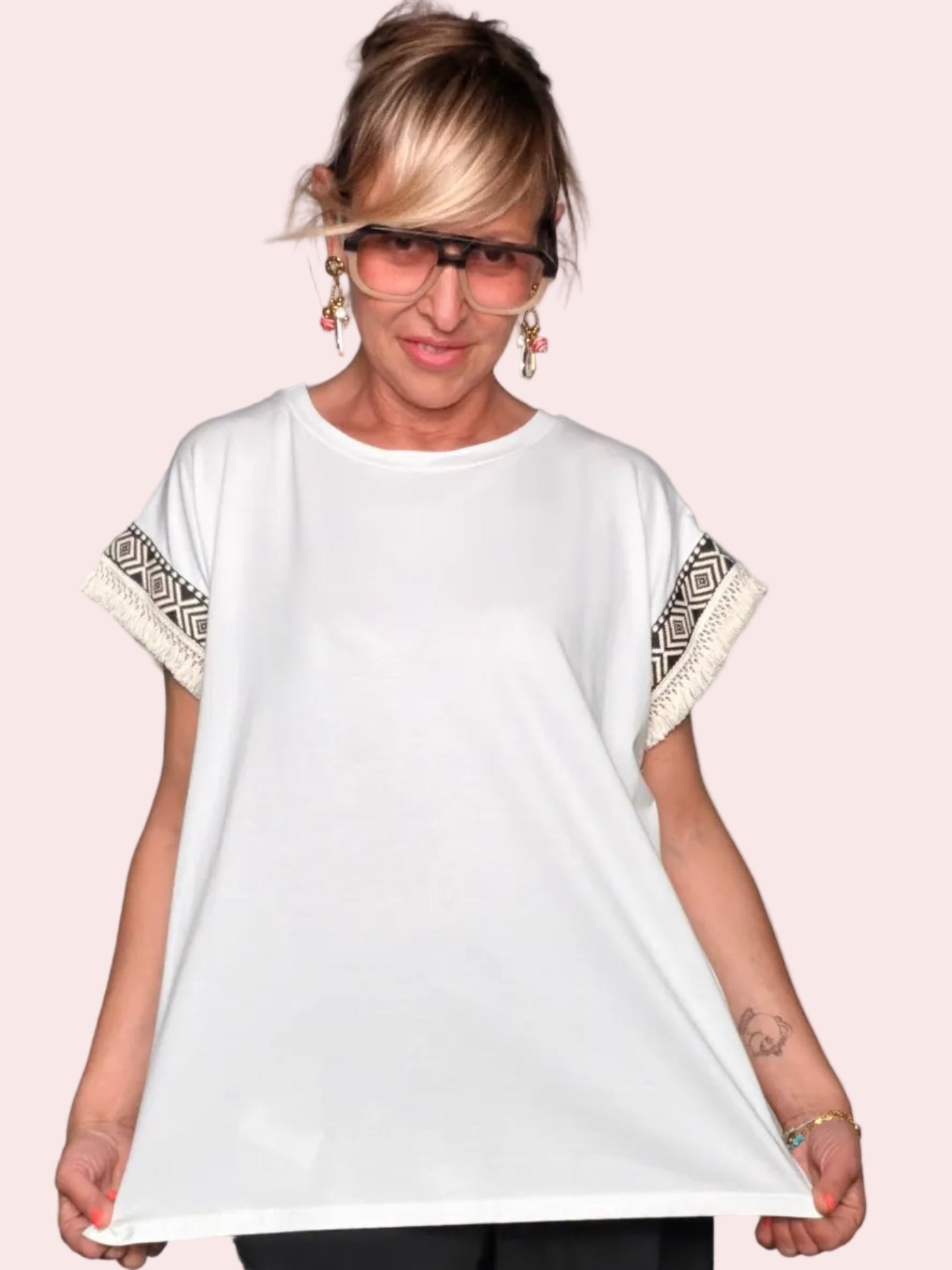 T-shirt Oversize con Bordo Manica Etnico Geometrico e Frange