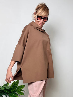 Maglia in punto Milano con collo alto