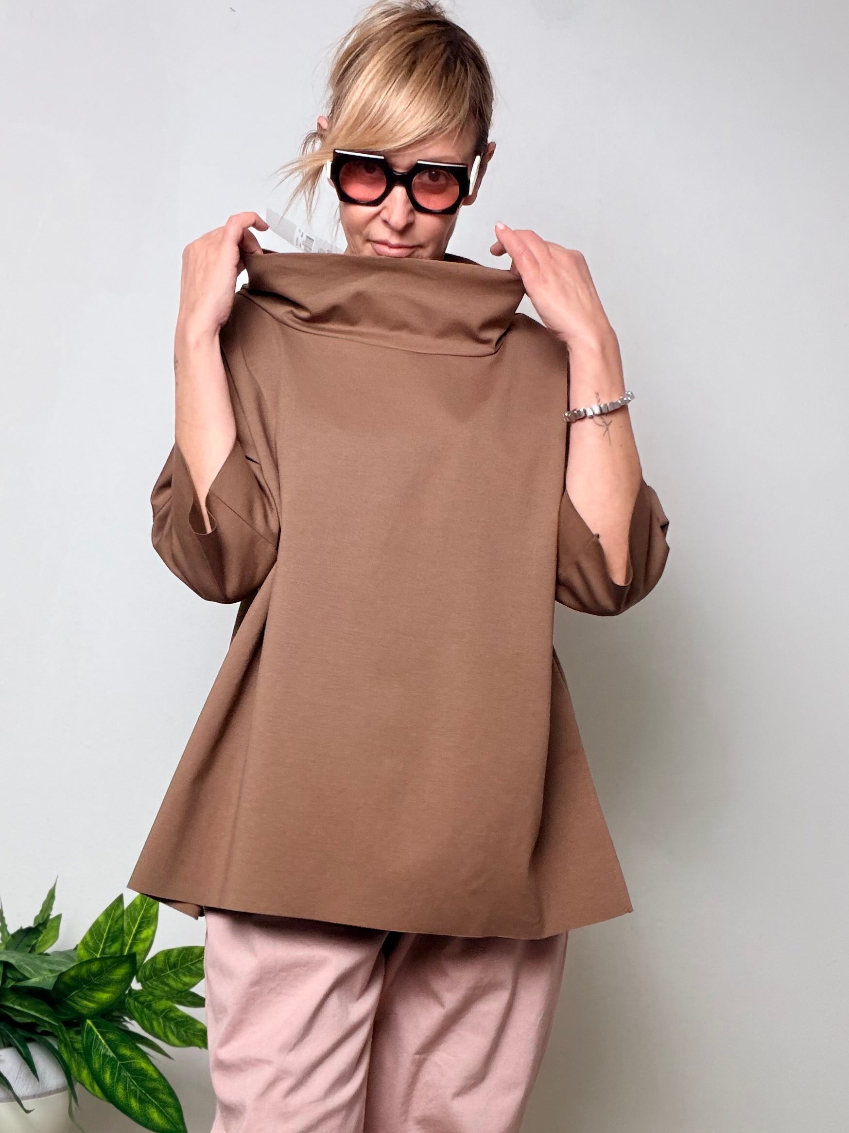 Maglia in punto Milano con collo alto