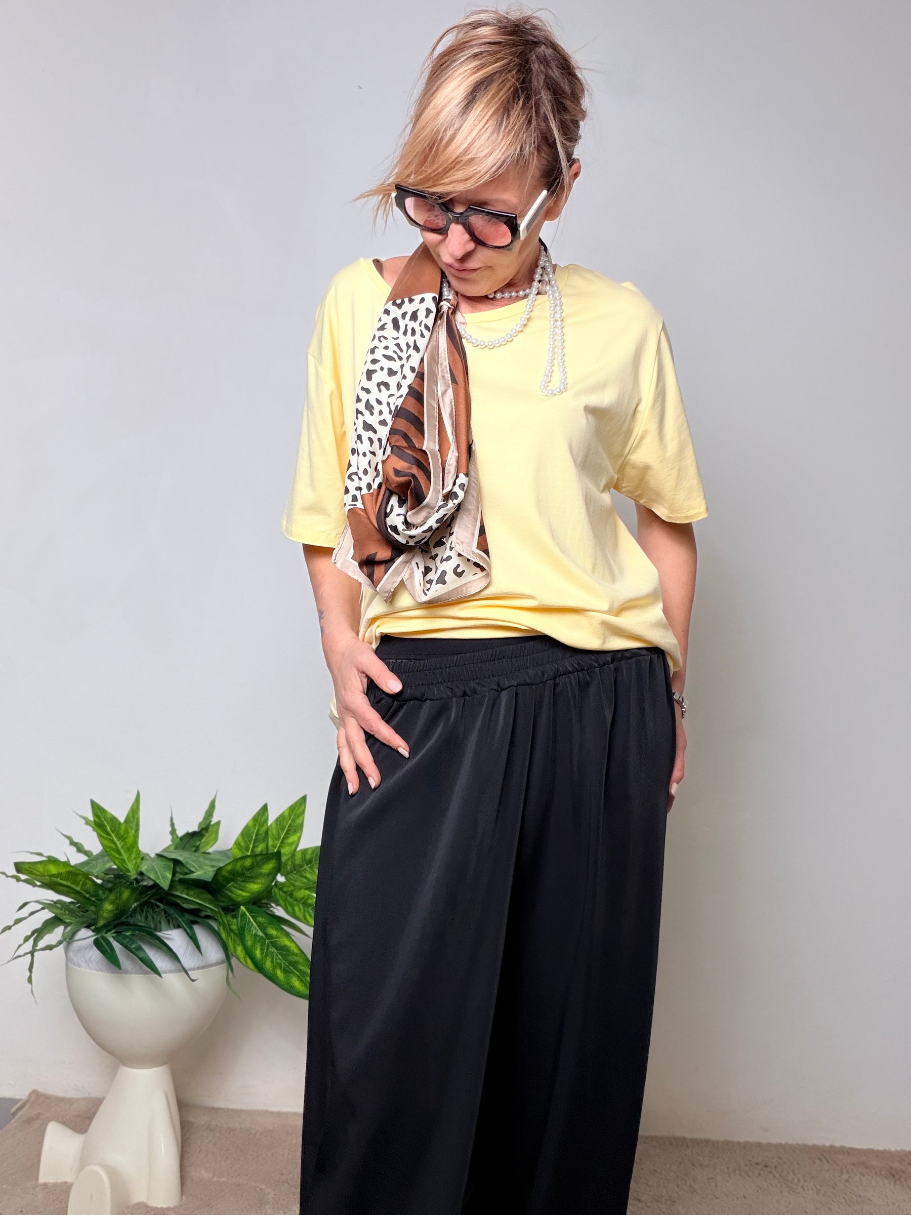 Pantalone over modello odalisca