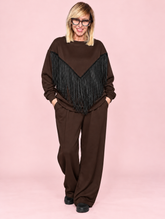 Completo over con frange e pantaloni morbidi
