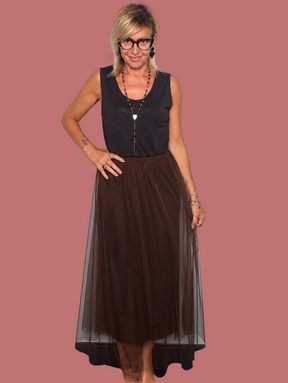 Abito smanicato con gonna in tulle e maglia over abbinata
