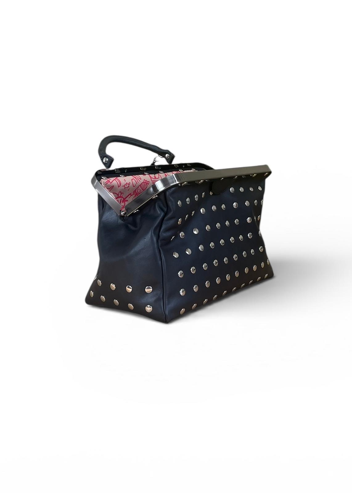 Borsa doctor bag nera aperta — fodera interna floreale rosa