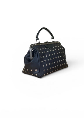Borsa doctor bag nera con borchie silver — vista laterale
