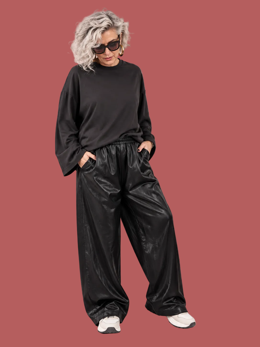 Pantalone nero effetto pelle a gamba ampia