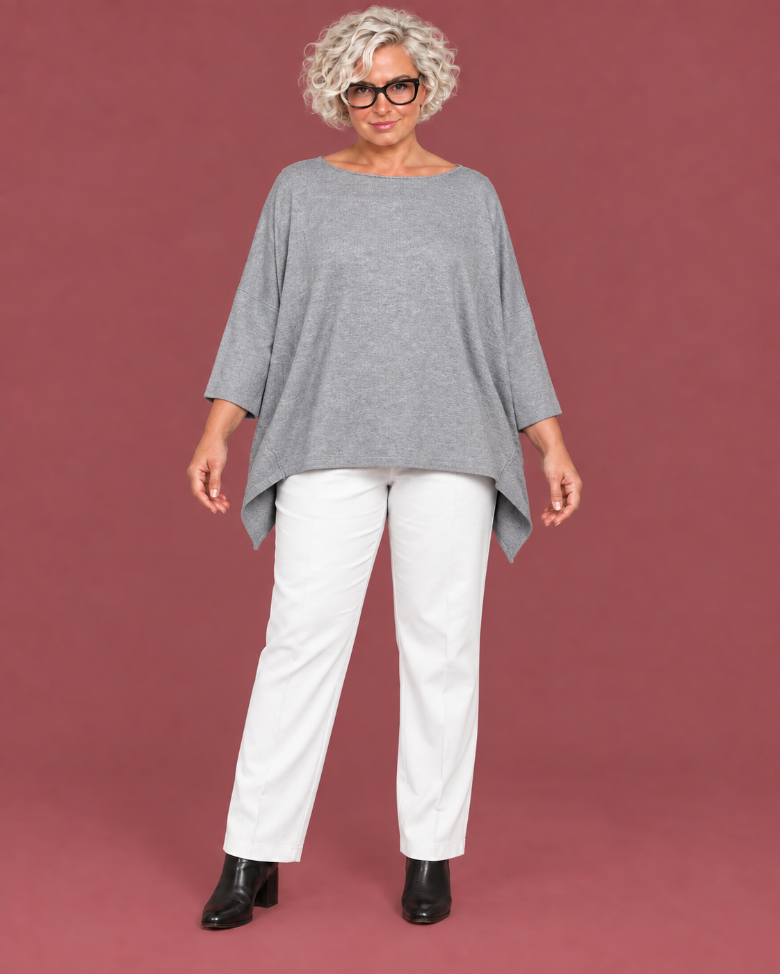 Maglia Scollo Barca Oversize | Taglia Unica — modella Curvy