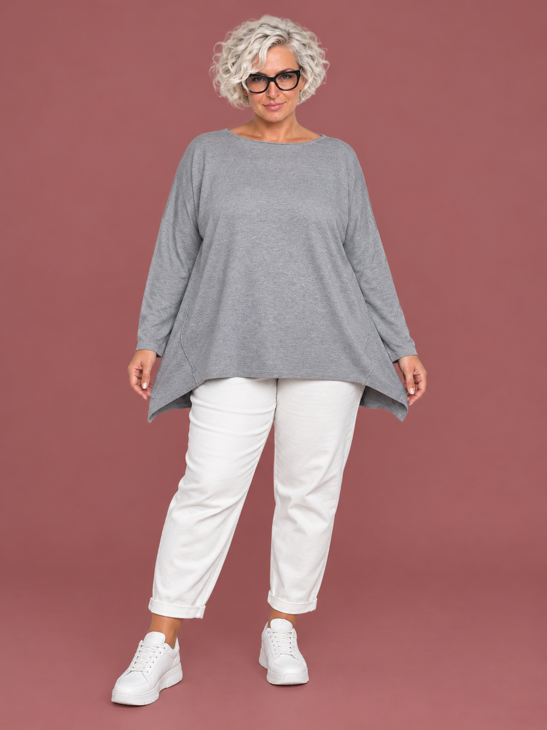Maglia Scollo Barca Oversize | Taglia Unica indossato dalla modella master