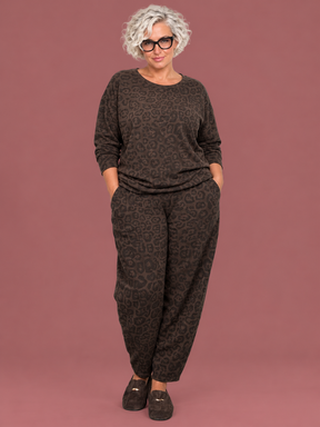 Pantalone Ovetto Moro Animalier Susy Star indossato dalla modella master