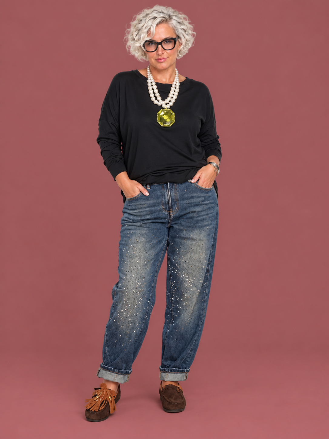 Jeans Boyfriend con Glitter e Strass Denim Medio — modella curvy