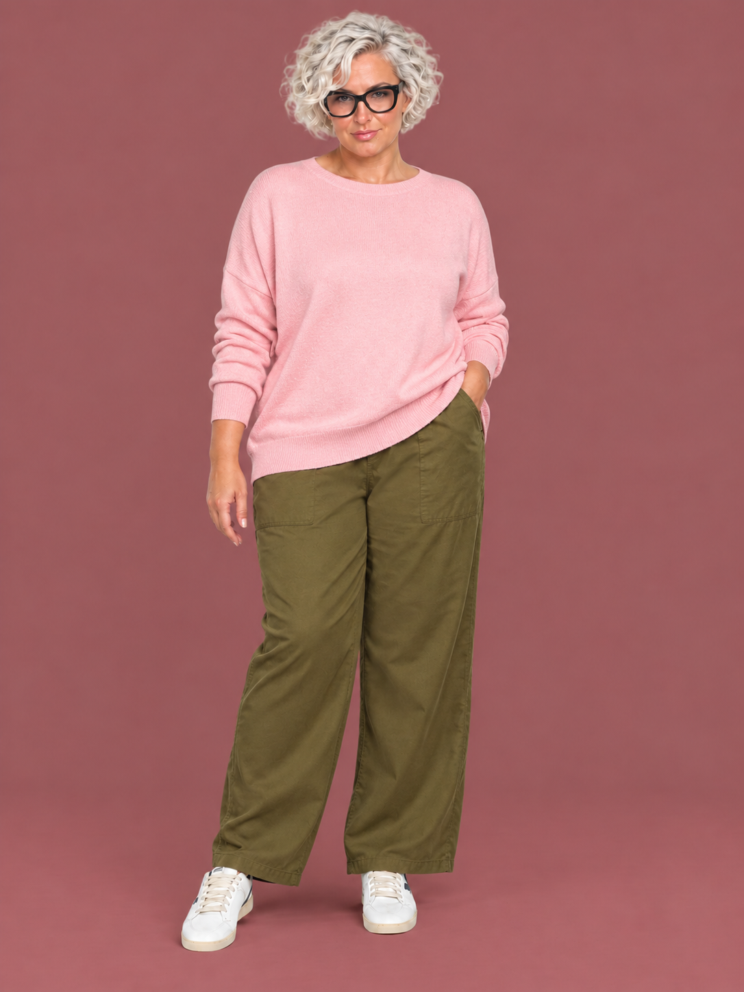 Maglia Girocollo Oversize in Maglia Fine — modella curvy